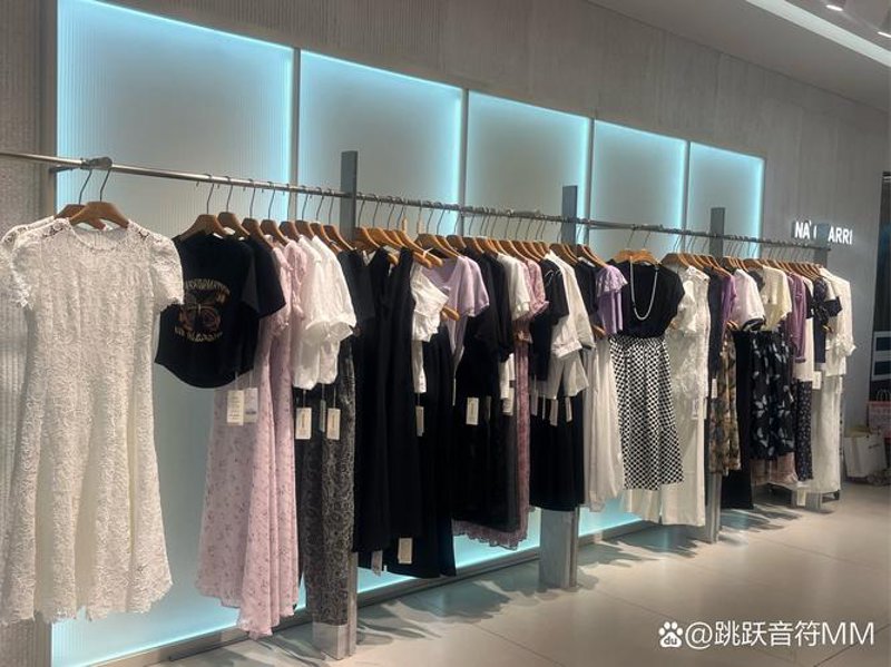 职业装定做的趋势解读与行业洞察